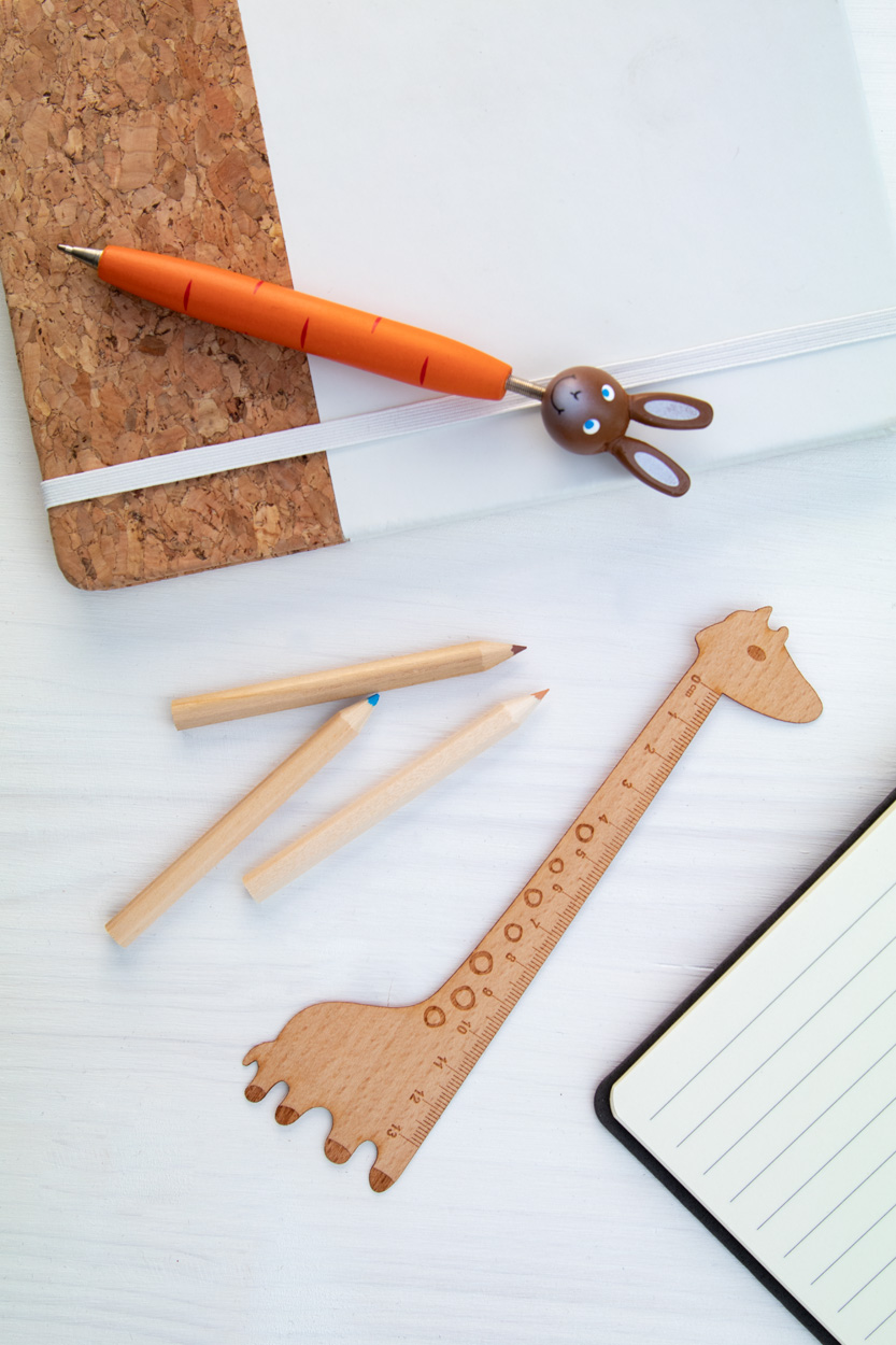 drewniana linijka Looney