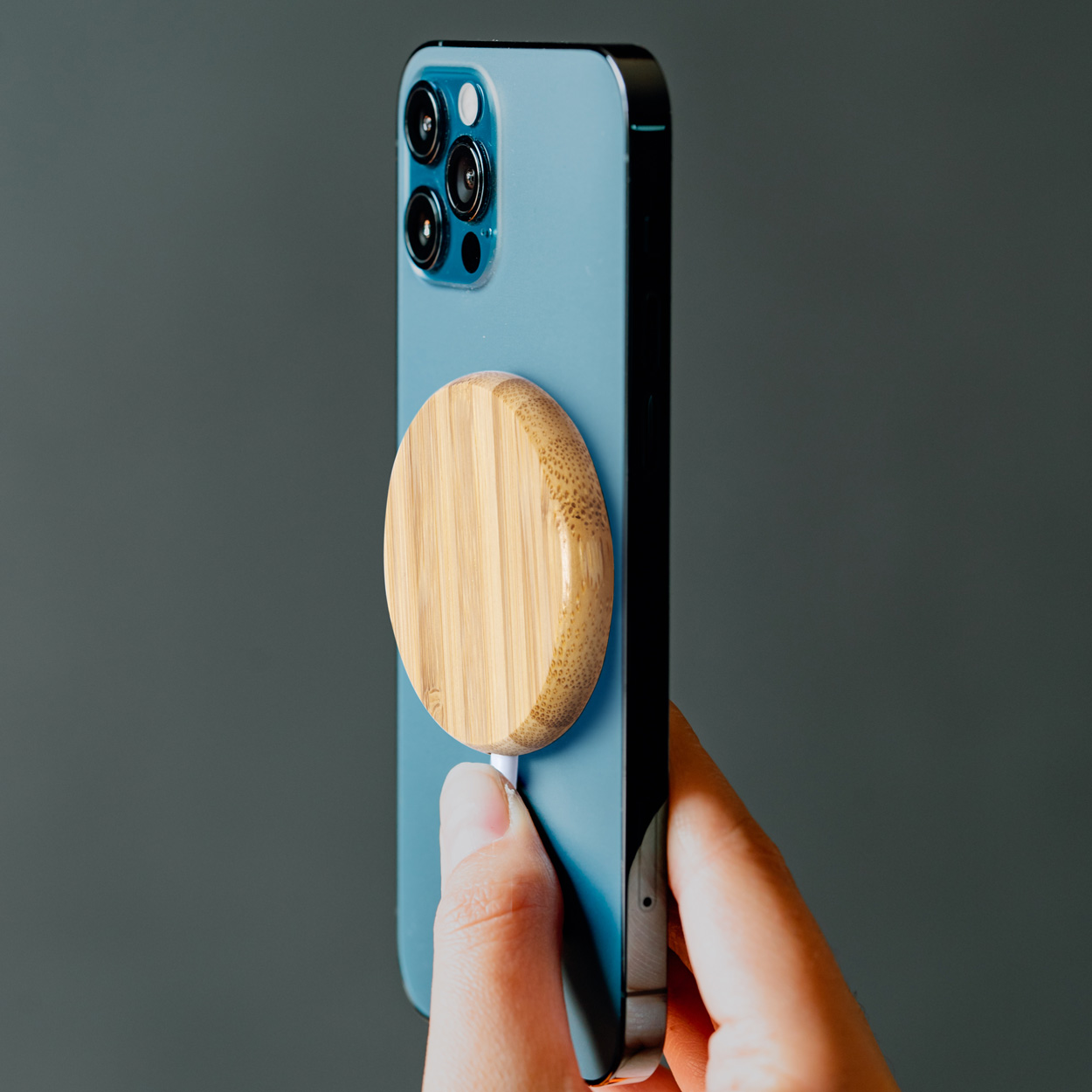 magnetyczna ładowarka indukcyjna Hatawey