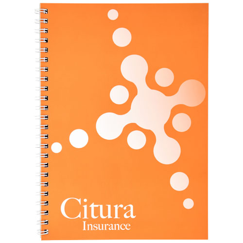 Notatnik Desk-Mate® w formacie A4 z okładką wykonaną z syntetycznego materiału.